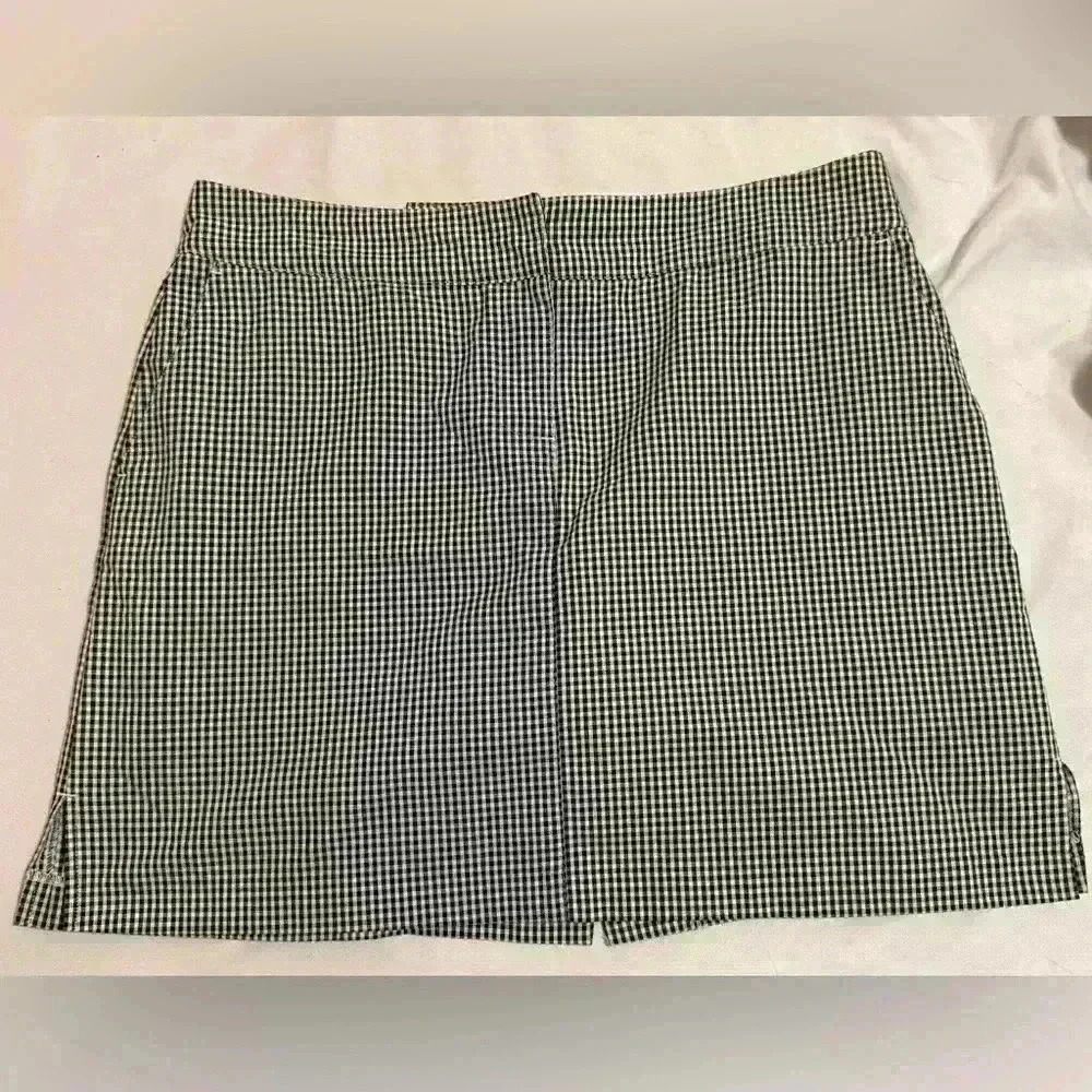 Izod Black and White Checker Plaid Golf Skort